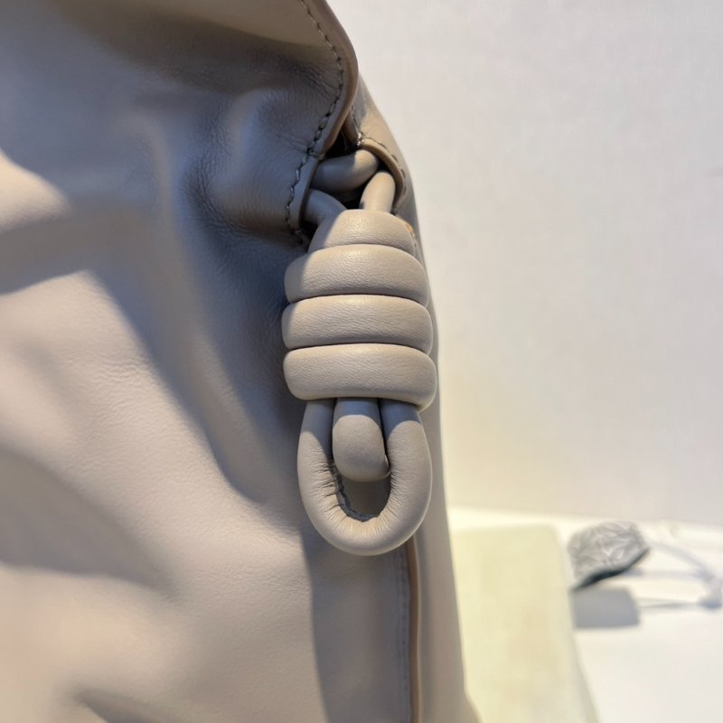 【LOEWE 羅威】Flamenco Clutch 中款 納帕小牛皮 手拿包 肩背包 斜背包 沙色-3