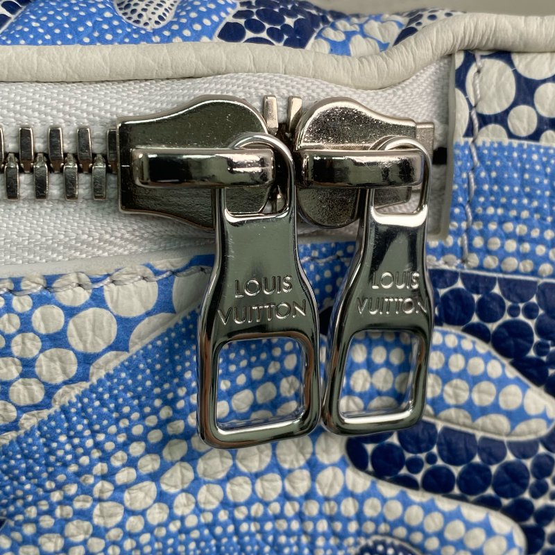 △ Louis Vuitton 路易威登 White Calfskin Monogram LV x YK Maxi Bum Bag M21680 白色小牛皮經典老花草間彌生聯名護心袋 - 257014599-12