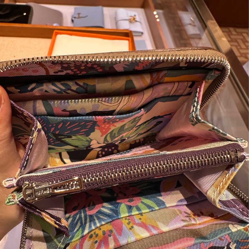 (降價）愛馬仕 絲巾短夾 大象灰epsom 自由之城-1