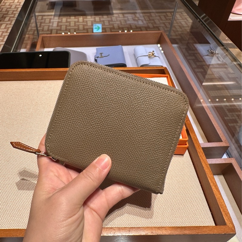 (降價）愛馬仕 絲巾短夾 大象灰epsom 自由之城-6