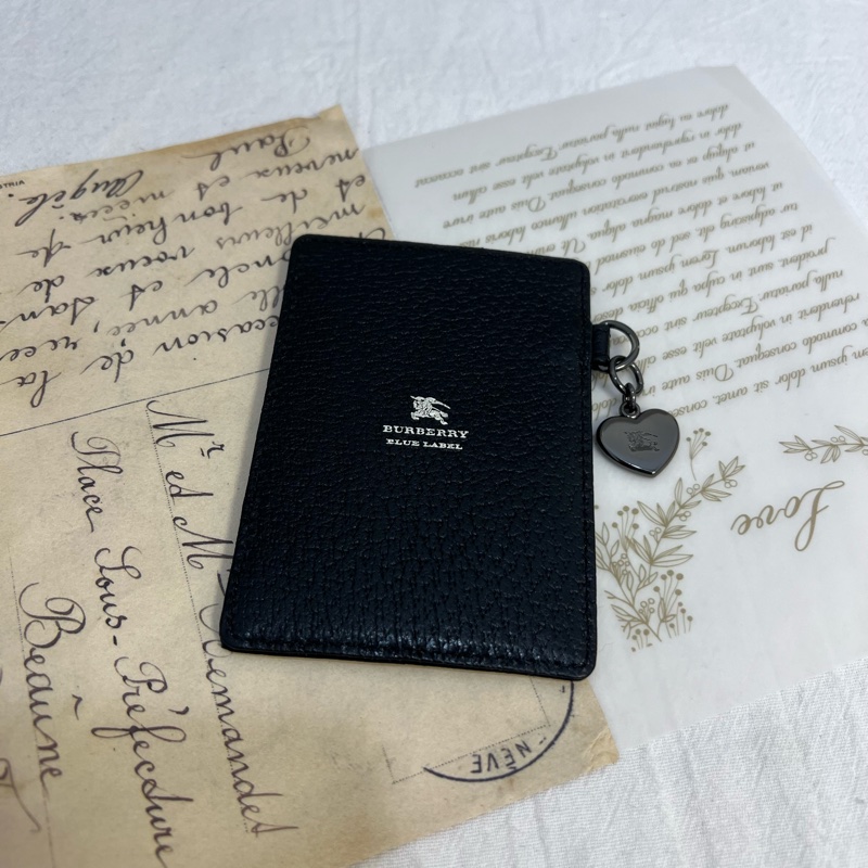 Burberry 荔枝紋皮革 金屬心形卡夾-1