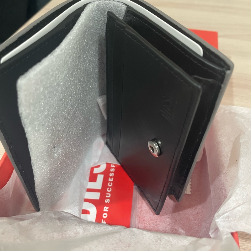DIESEL 1DR_Bi Fold Iii 鏡面皮革雙折皮夾-11