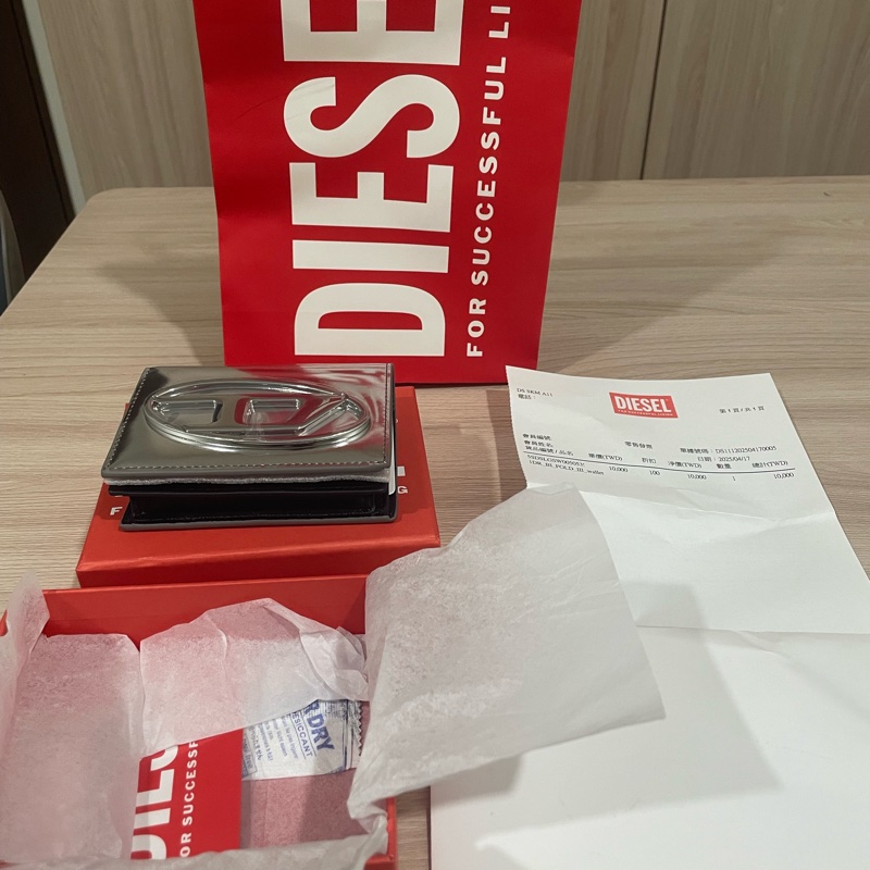 DIESEL 1DR_Bi Fold Iii 鏡面皮革雙折皮夾-19