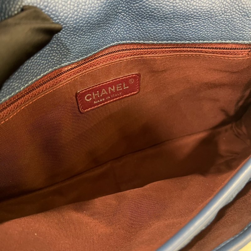 CHANEL 15開 藍荔枝皮銀扣機場包-5