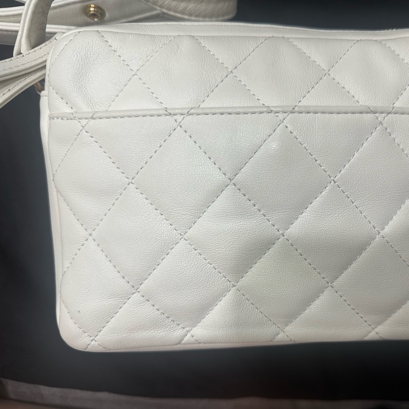 香奈兒Chanel 22C白色金扣雙口袋相機包又叫炸藥包-6