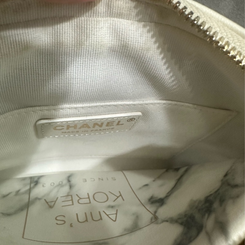 香奈兒Chanel 22C白色金扣雙口袋相機包又叫炸藥包-12