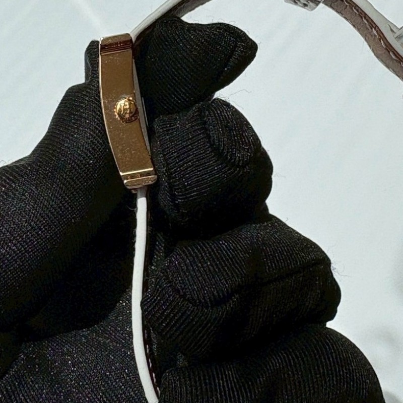 Hermes 白鱷魚錶帶金H面11點鑽女錶-9