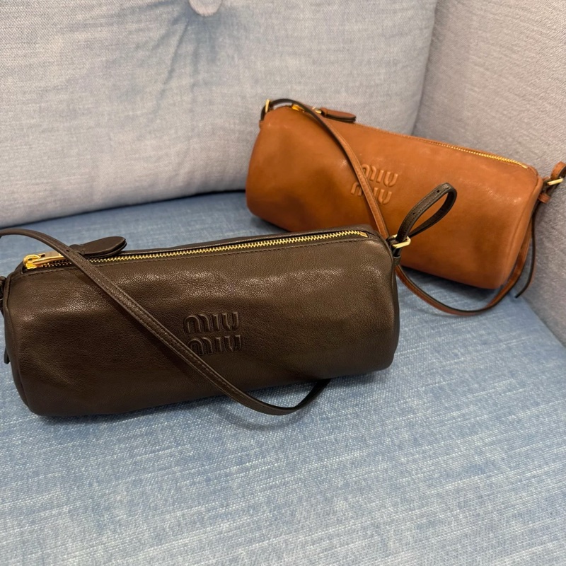Miu miu 深咖啡 棕色鉛筆袋包 腋下包 化妝包 筆筒包-0