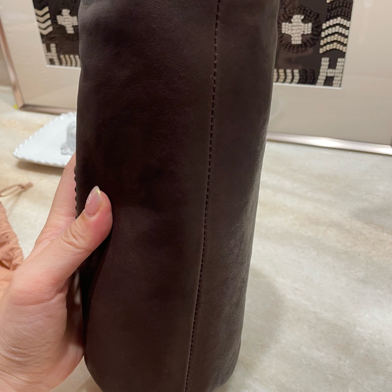 Miu miu 深咖啡 棕色鉛筆袋包 腋下包 化妝包 筆筒包-7