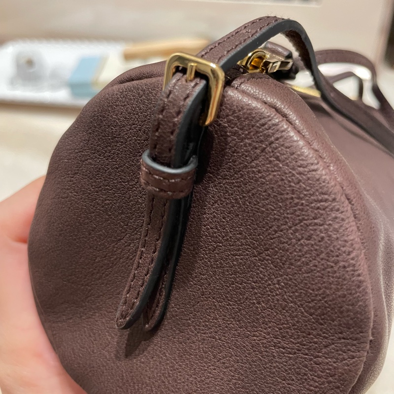 Miu miu 深咖啡 棕色鉛筆袋包 腋下包 化妝包 筆筒包-11