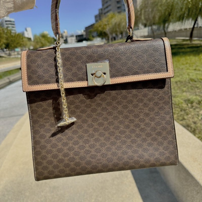 CELINE 復古凱旋門印 焦糖棕金扣 手提包-0