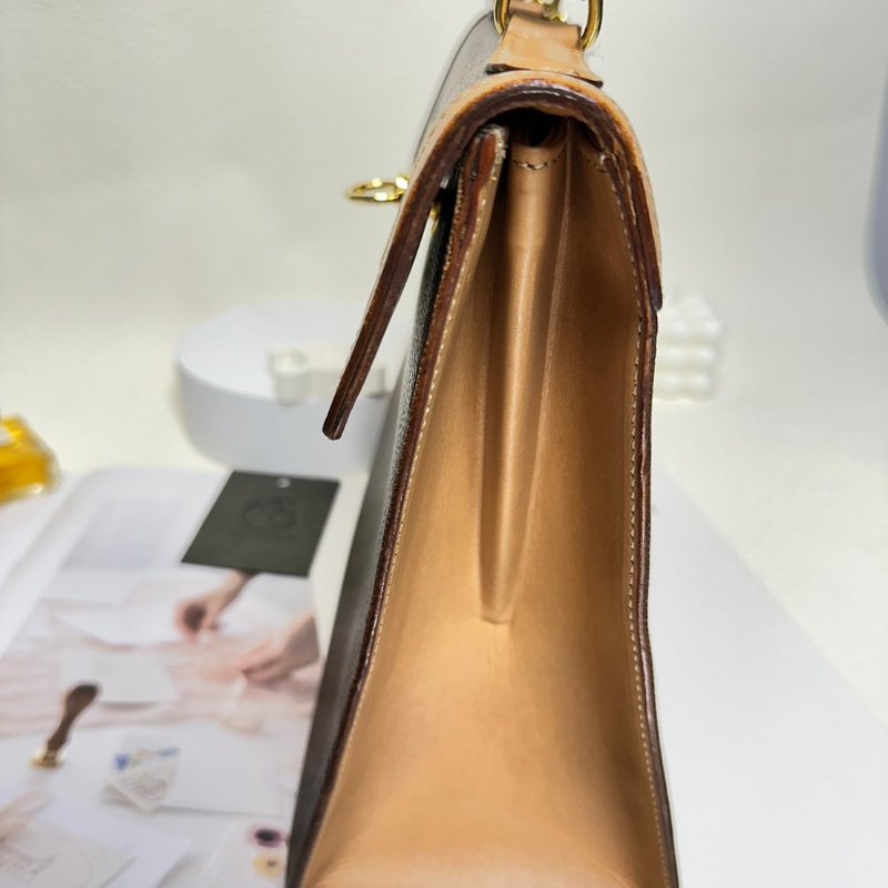 CELINE 復古凱旋門印 焦糖棕金扣 手提包-3