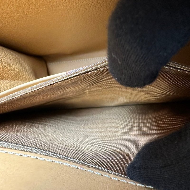 CELINE 復古凱旋門印 焦糖棕金扣 手提包-6