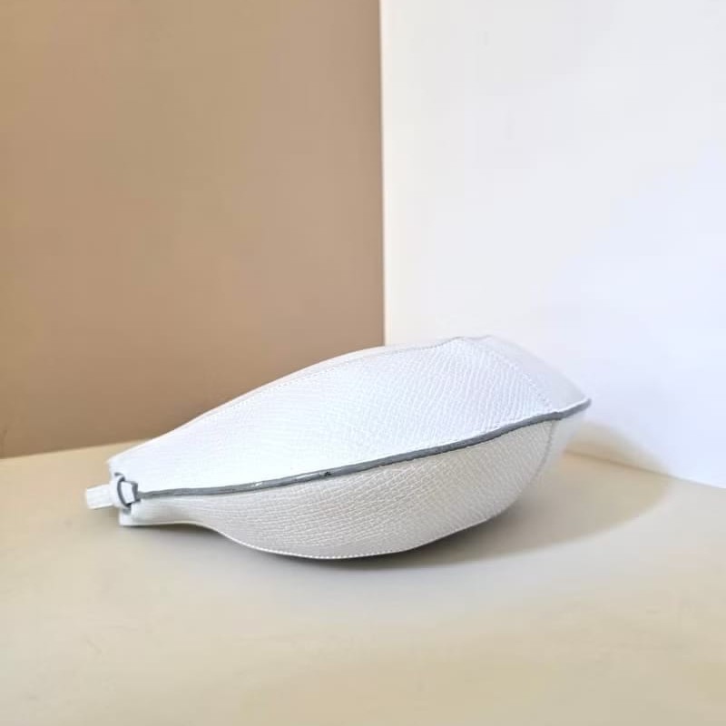 【LA LUNE】稀有中古包 Loewe淺藍半月復古包 皮革腋下包 側背包 單肩包 古董-5