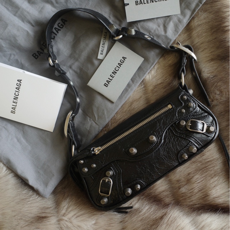 ▪️現貨近新▪️Balenciaga Le Cagole Sling XS 巴黎世家皮革腋下包-0
