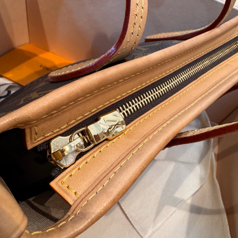 LV Neverfull BB-11
