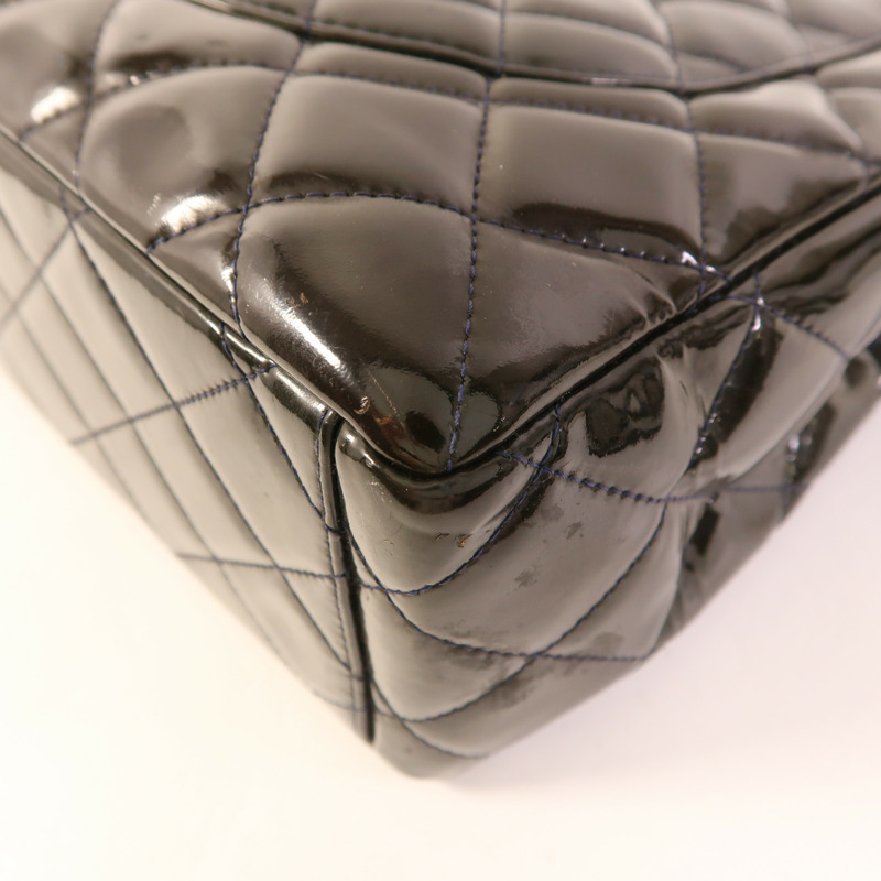 CHANEL 漆皮皮革Maxi Classic銀扣鏈帶肩背袋-12