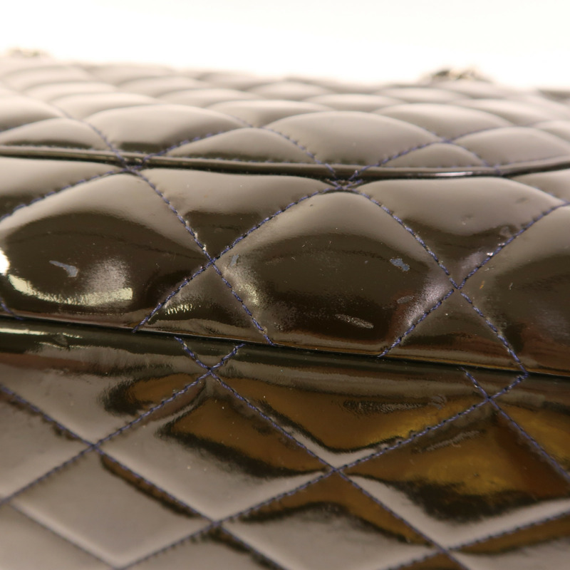 CHANEL 漆皮皮革Maxi Classic銀扣鏈帶肩背袋-16