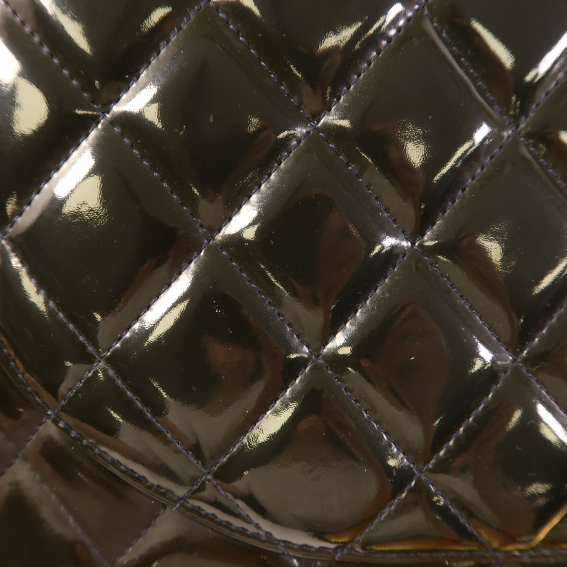 CHANEL 漆皮皮革Maxi Classic銀扣鏈帶肩背袋-18