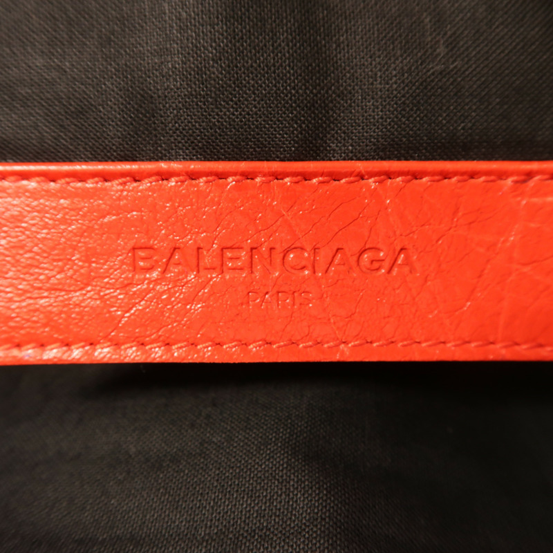 BALENCIAGA 牛皮皮革Pouch金扣手拿包-5