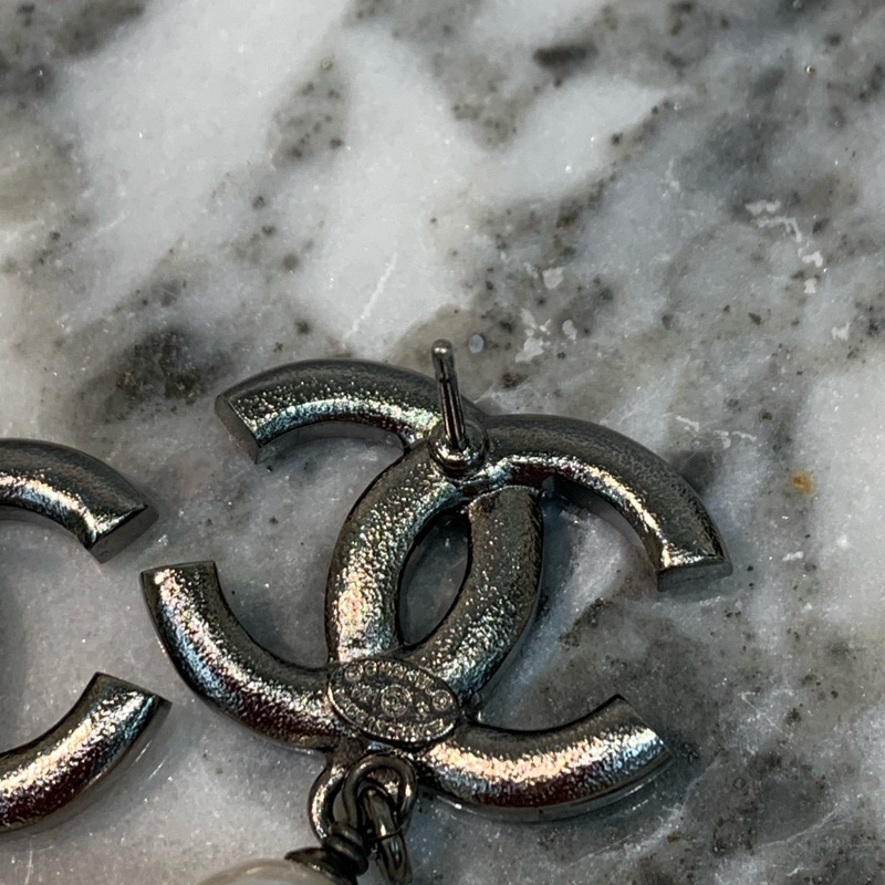 Chanel 香奈兒 銀色珍珠垂吊水鑽耳環 XB255-26