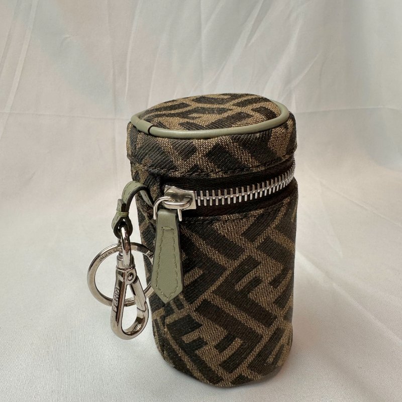 現貨 FENDI FF圓筒小包吊飾-1