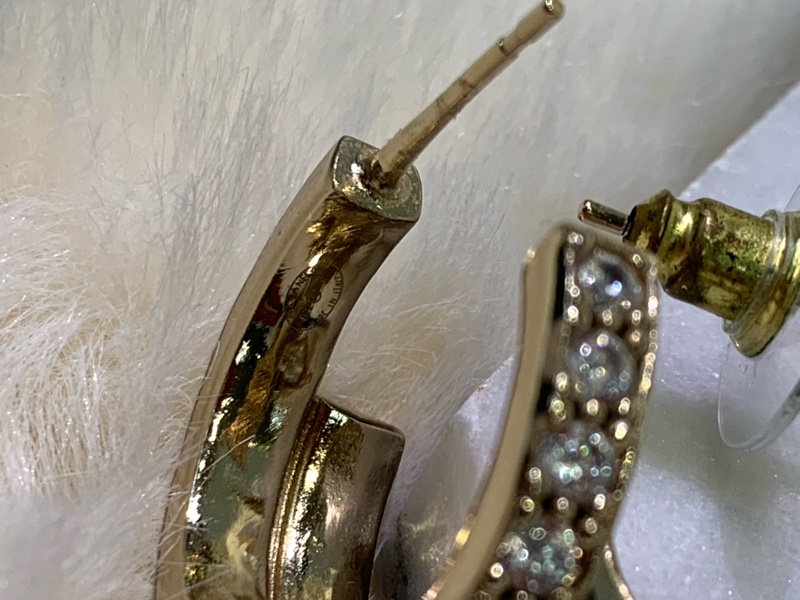 Chanel 淡金色水鑽珍珠半圈垂吊CC耳環 XA572-4