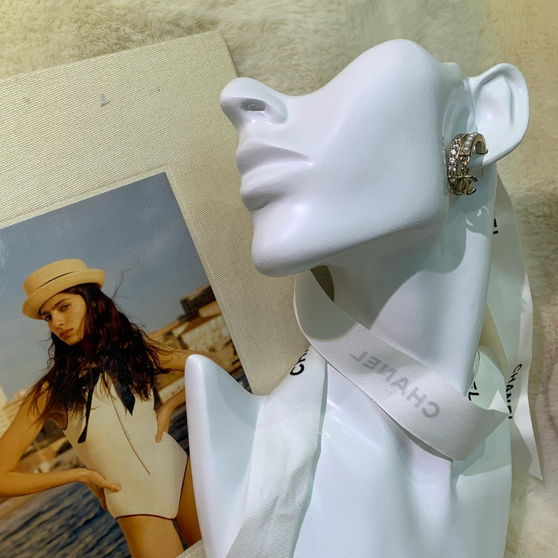 Chanel 淡金色水鑽珍珠半圈垂吊CC耳環 XA572-9