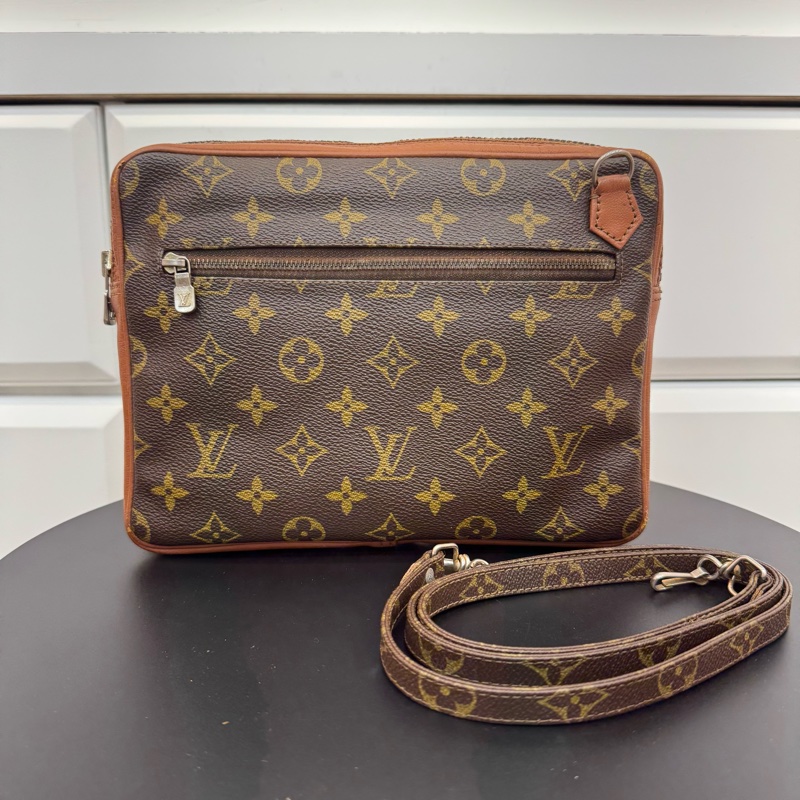 Louis Vuitton 紅皮老花方形斜背包-3