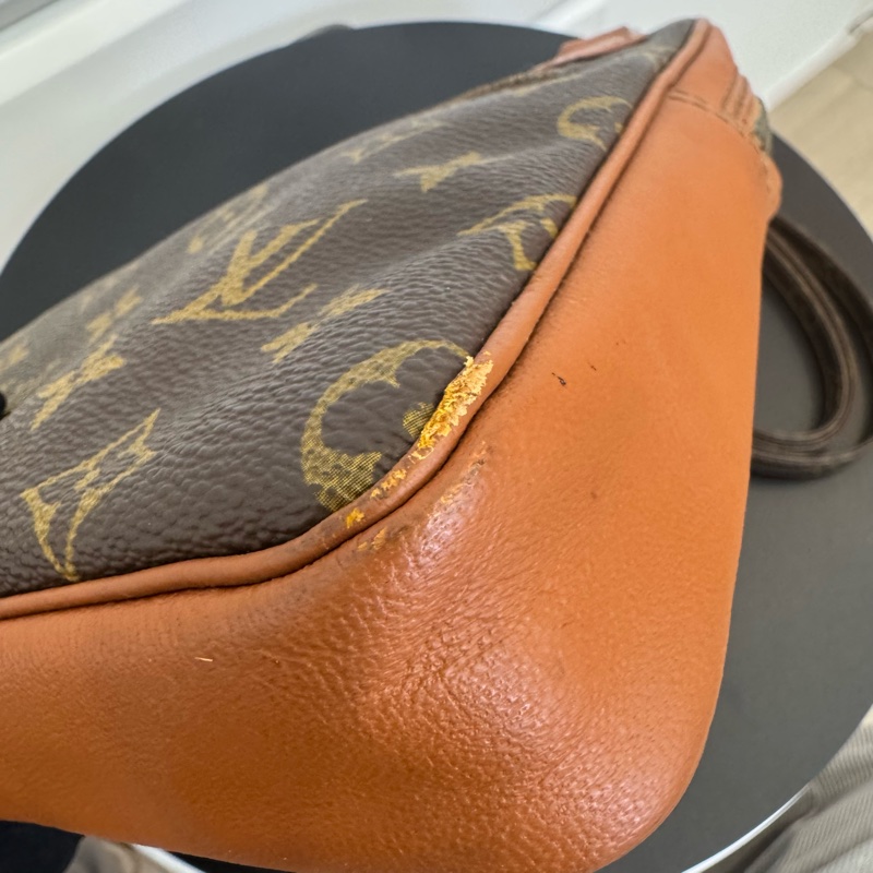 Louis Vuitton 紅皮老花方形斜背包-13