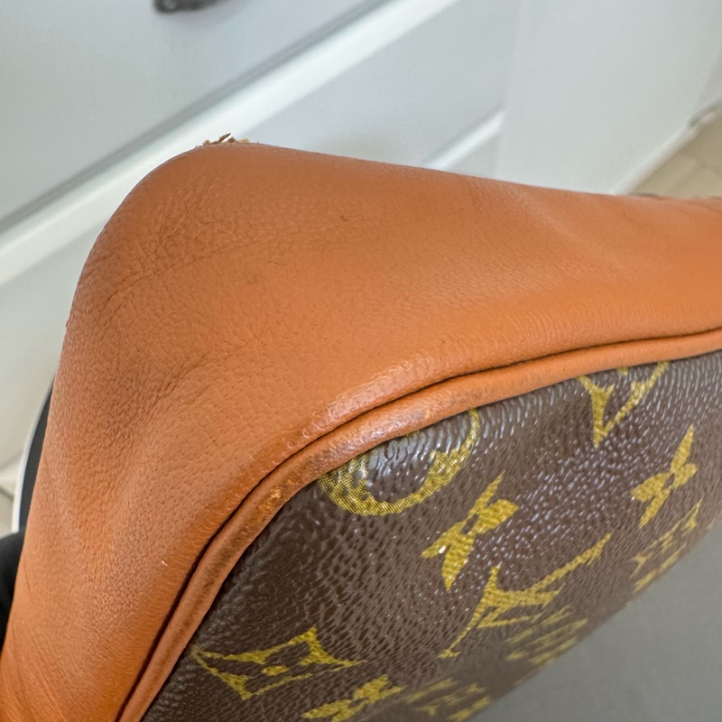 Louis Vuitton 紅皮老花方形斜背包-14