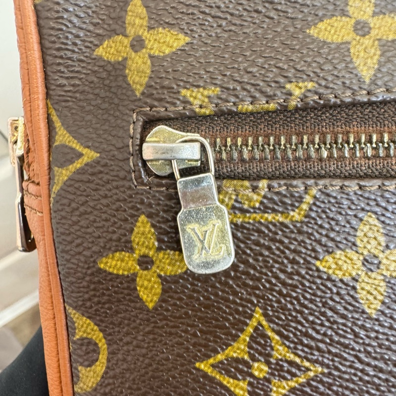 Louis Vuitton 紅皮老花方形斜背包-20