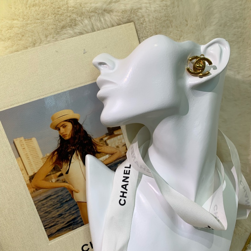 Chanel 香奈兒 Turn off 濃金中古金色雙C耳夾 x583-0