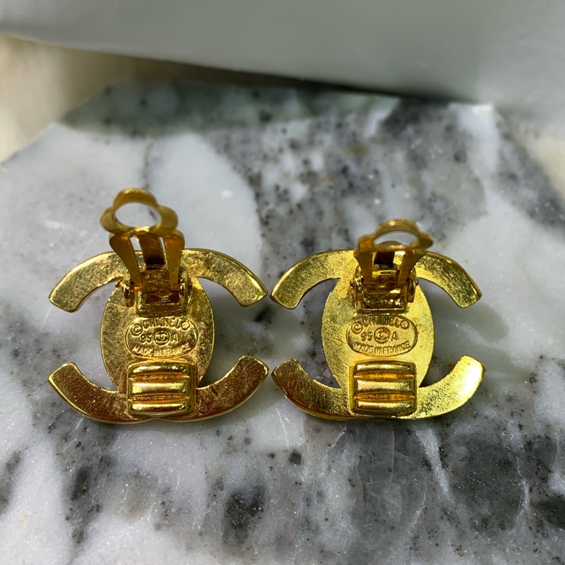 Chanel 香奈兒 Turn off 濃金中古金色雙C耳夾 x583-14