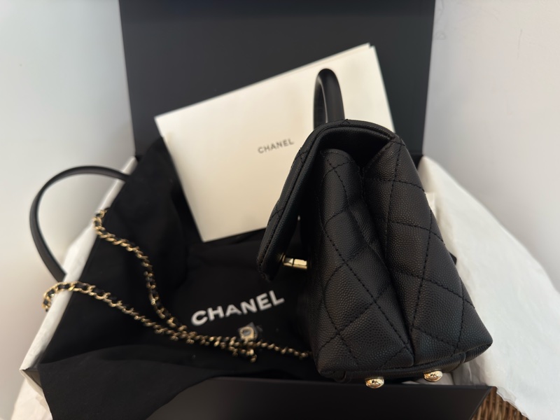 近新CHANEL黑色荔枝皮淡金釦coco Handle 24cm小號~A92990-4