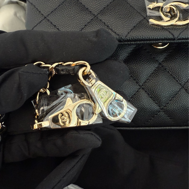 近新CHANEL黑色荔枝皮淡金釦coco Handle 24cm小號~A92990-14