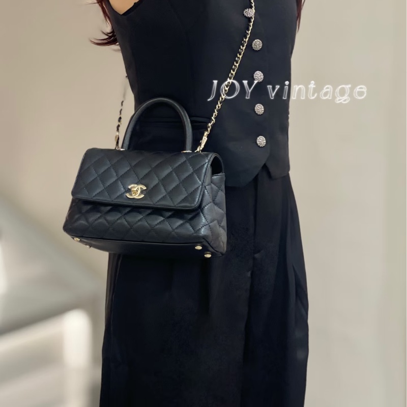 近新CHANEL黑色荔枝皮淡金釦coco Handle 24cm小號~A92990-22