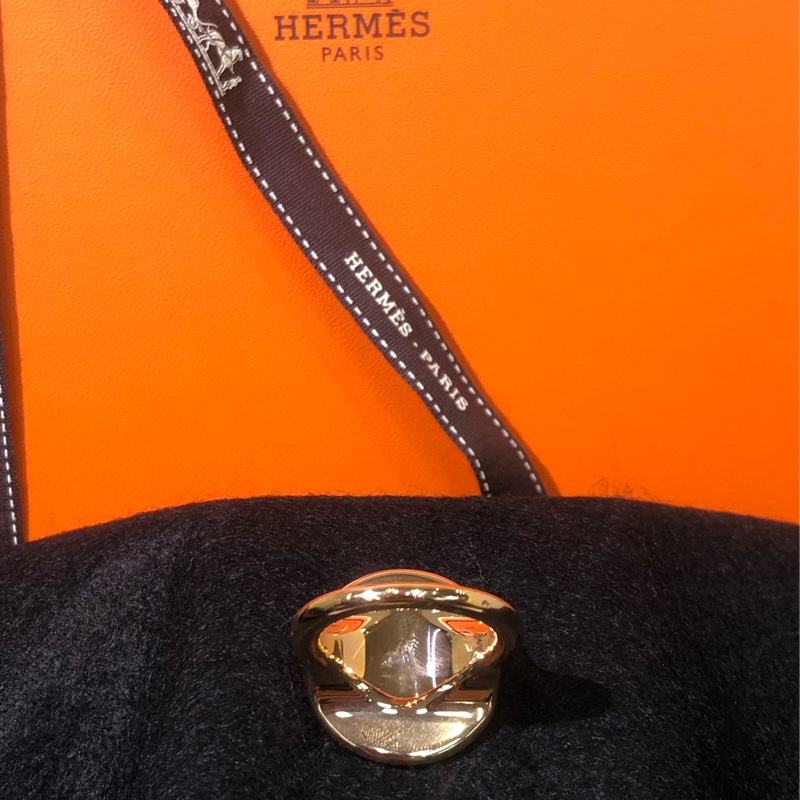 HERMÉS玫瑰金色 圓圈窩釘絲巾扣XB438-18