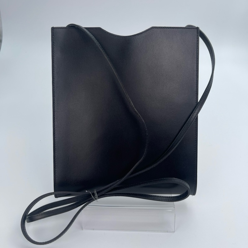 「JL精品代購」 愛馬仕黑色小牛皮斜挎信封包-1