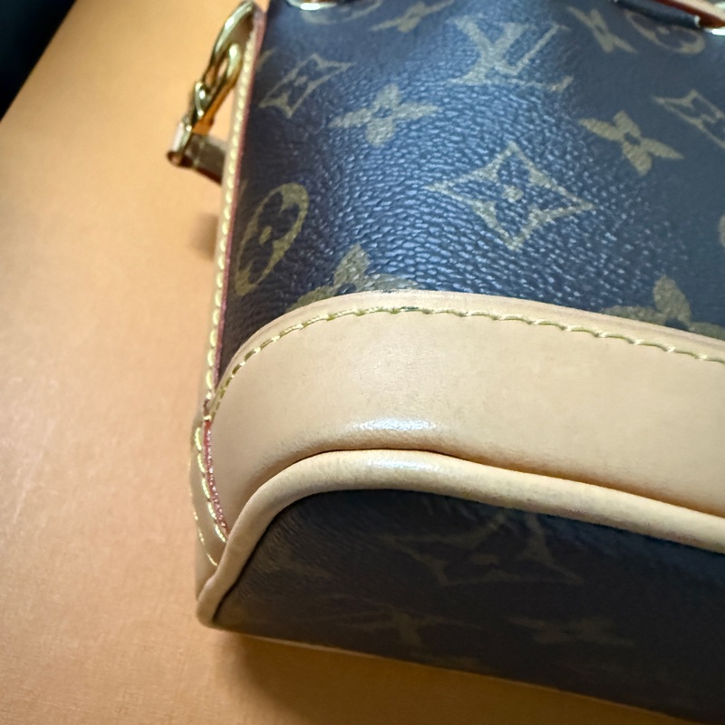 lv nano noe 小水桶包-1