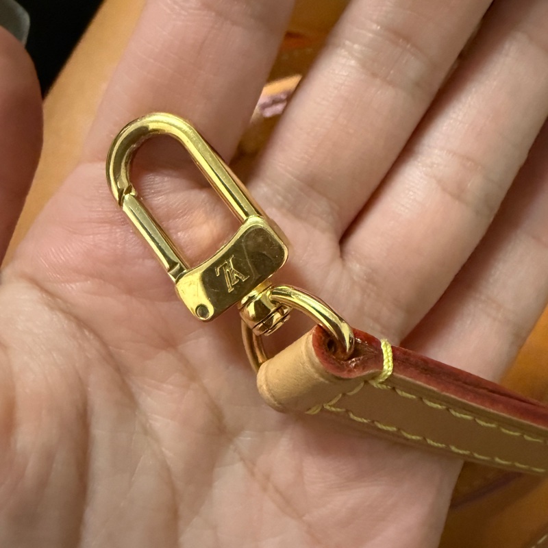 lv nano noe 小水桶包-13