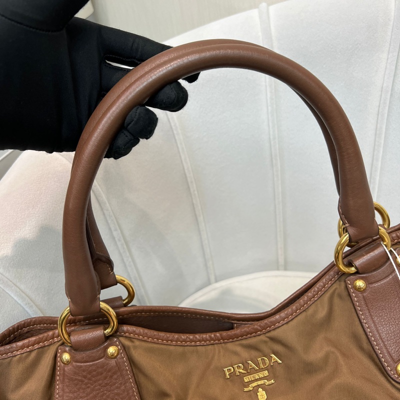 Prada 啡色降落傘手提袋 XA276-20