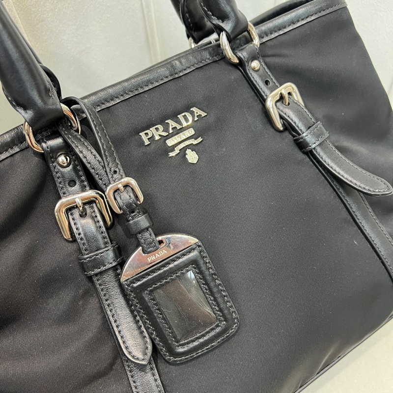 Prada 黑色降落傘銀扣2way XA156-15