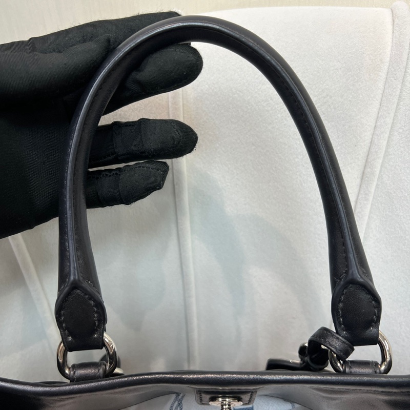 Prada 黑色降落傘銀扣2way XA156-27