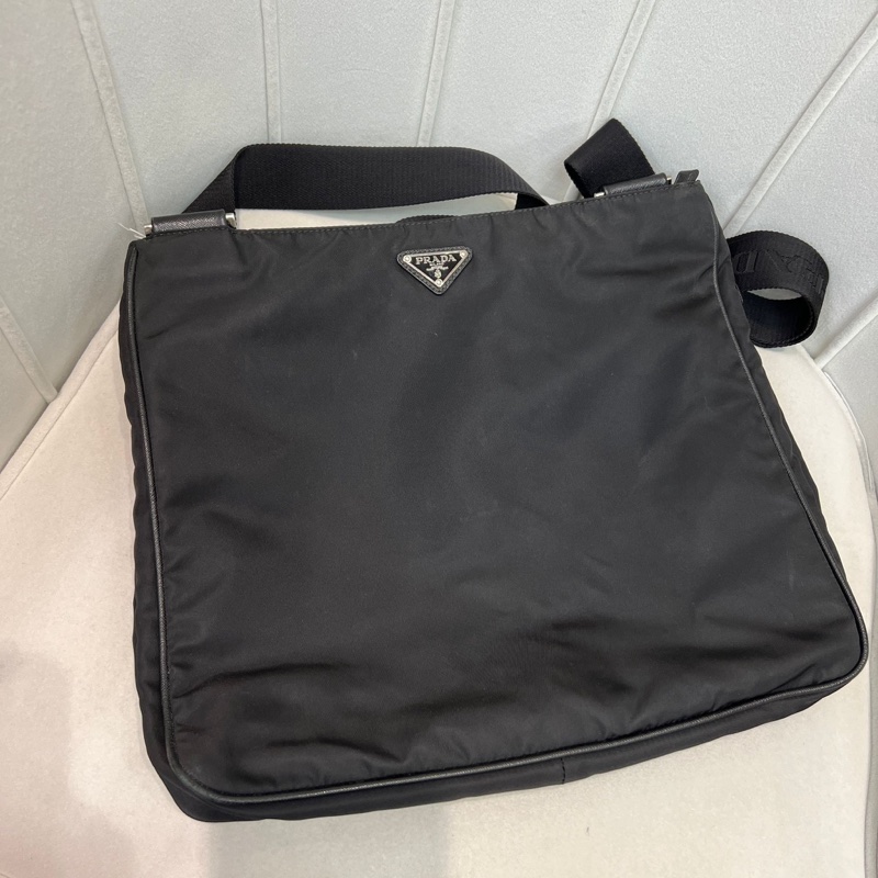 Prada 降落傘黑色斜孭袋 XA957-0