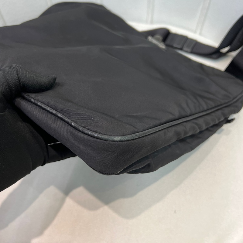 Prada 降落傘黑色斜孭袋 XA957-31