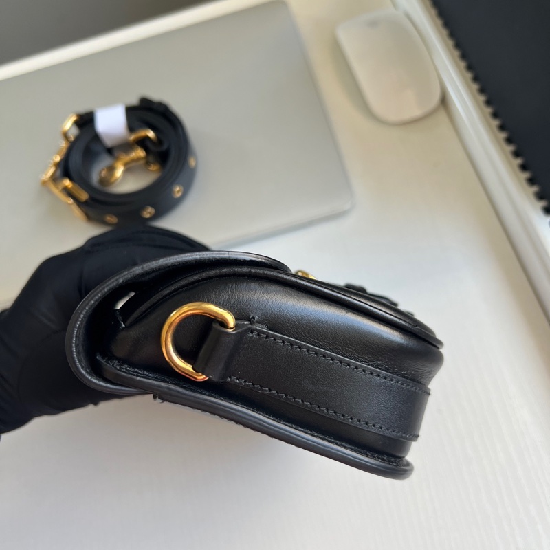 Dior 馬鞍包 黑金永遠看不膩 輕鬆的高級感-4