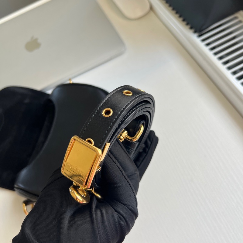 Dior 馬鞍包 黑金永遠看不膩 輕鬆的高級感-10