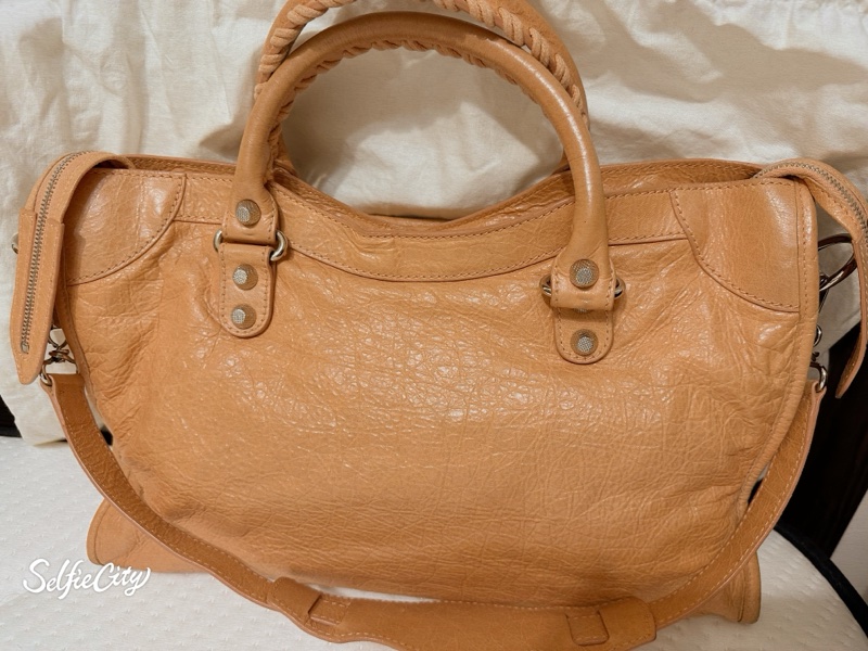 Balenciaga巴黎世家 春夏系列 粉橘小羊皮Giant City銀扣-1