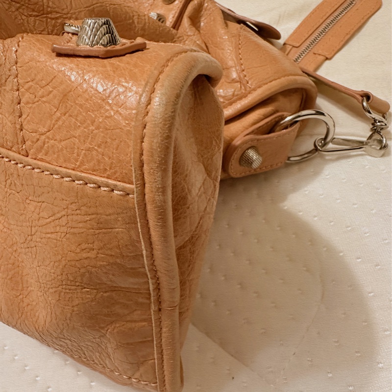 Balenciaga巴黎世家 春夏系列 粉橘小羊皮Giant City銀扣-4